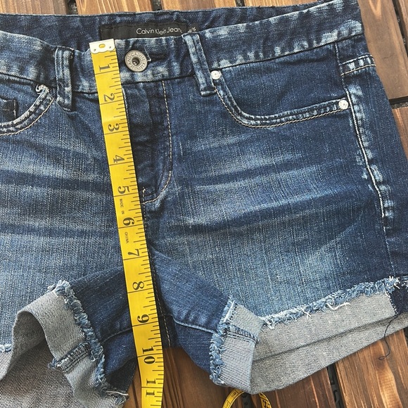Calvin Klein Mid Rise Denim Shorts 28/6 - Picture 11 of 12